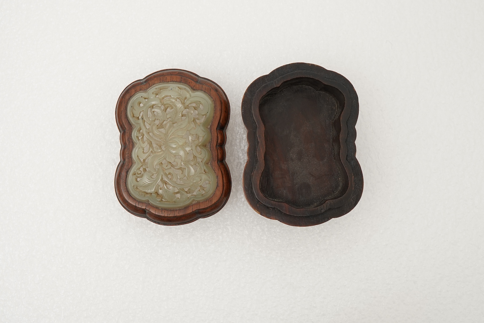 A Chinese jade mounted huanghuali box and cover, 19th century